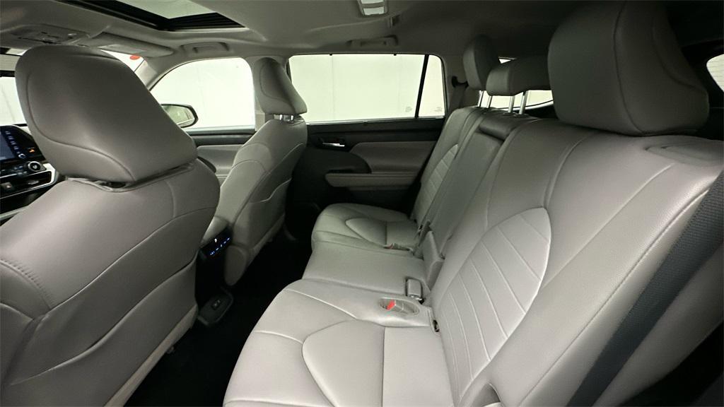 used 2021 Toyota Highlander car, priced at $38,884