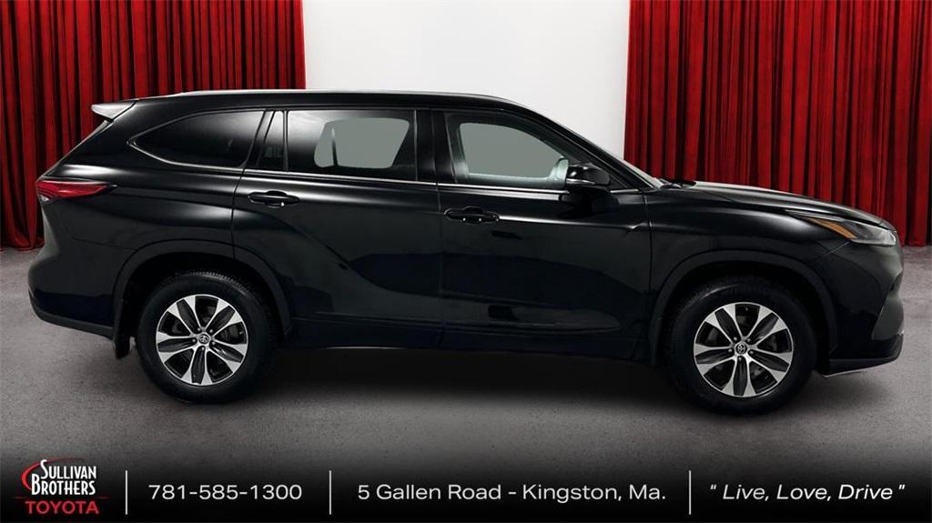 used 2021 Toyota Highlander car, priced at $38,884