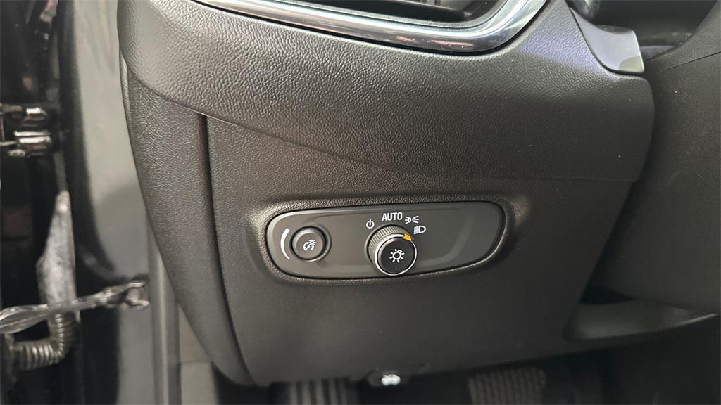 used 2022 Chevrolet Equinox car, priced at $22,996
