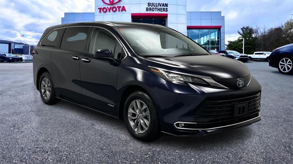 used 2021 Toyota Sienna car, priced at $43,887