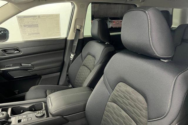 new 2025 Nissan Pathfinder car, priced at $40,475