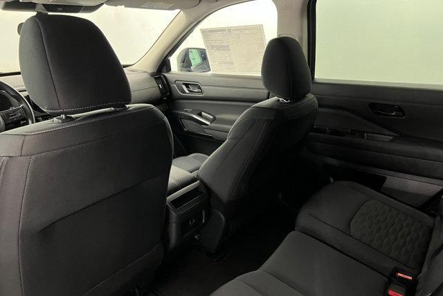 new 2025 Nissan Pathfinder car, priced at $40,475