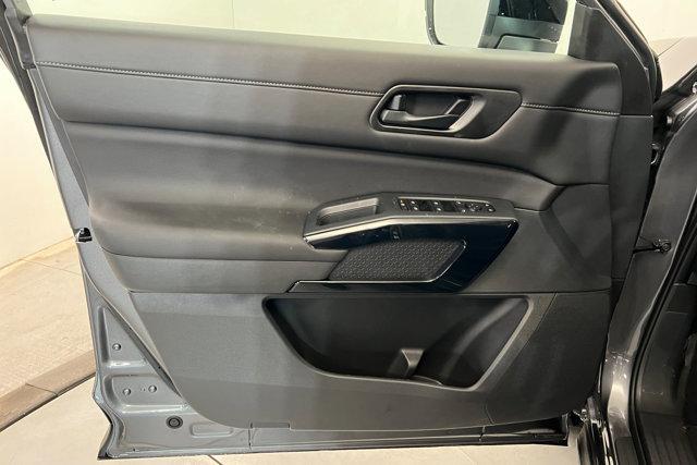 new 2025 Nissan Pathfinder car, priced at $40,475