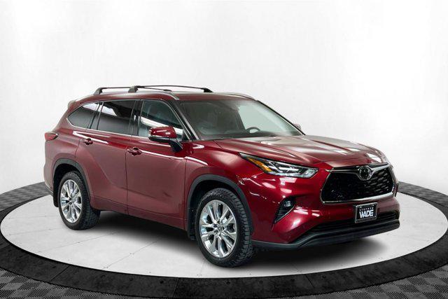 used 2023 Toyota Highlander car, priced at $38,500