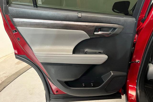 used 2023 Toyota Highlander car, priced at $38,500