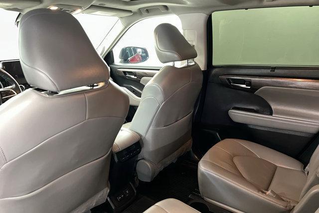 used 2023 Toyota Highlander car, priced at $38,500