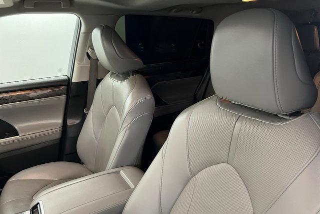 used 2023 Toyota Highlander car, priced at $38,500
