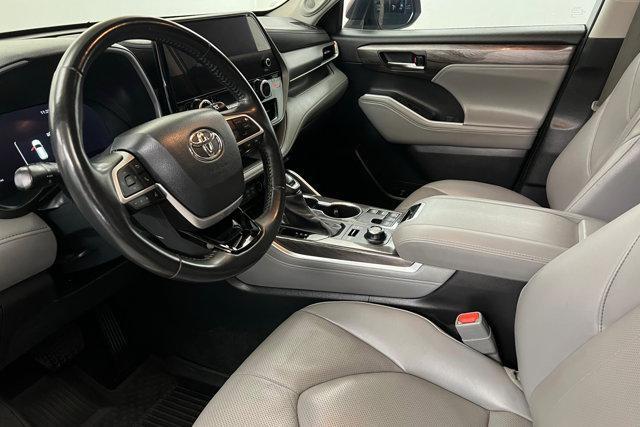 used 2023 Toyota Highlander car, priced at $38,500
