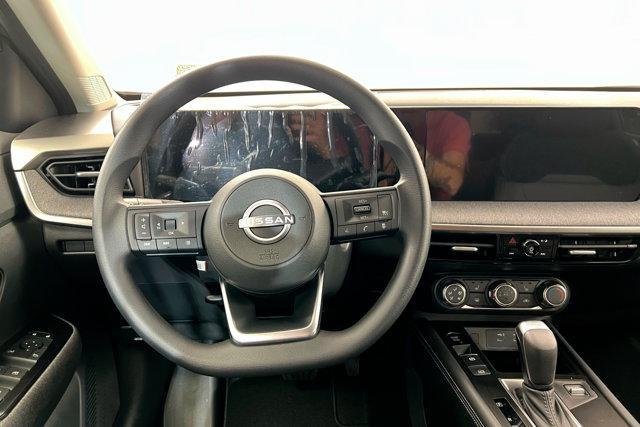 new 2025 Nissan Kicks car, priced at $28,600
