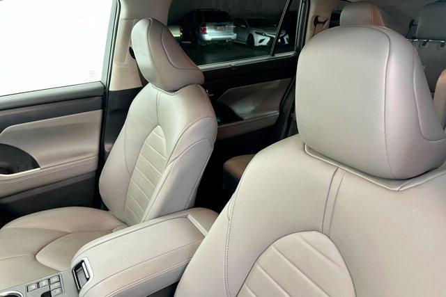 used 2024 Toyota Highlander car, priced at $43,000