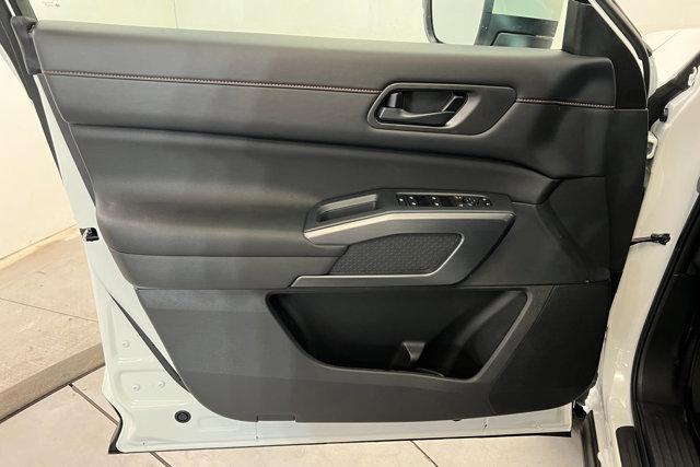 new 2025 Nissan Pathfinder car, priced at $46,620