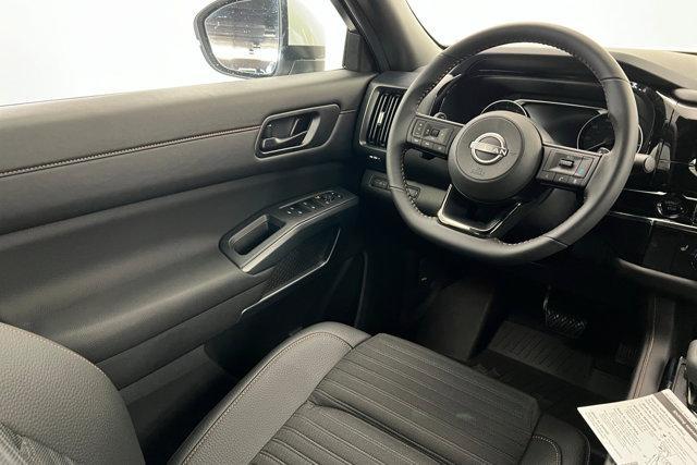 new 2025 Nissan Pathfinder car, priced at $46,620