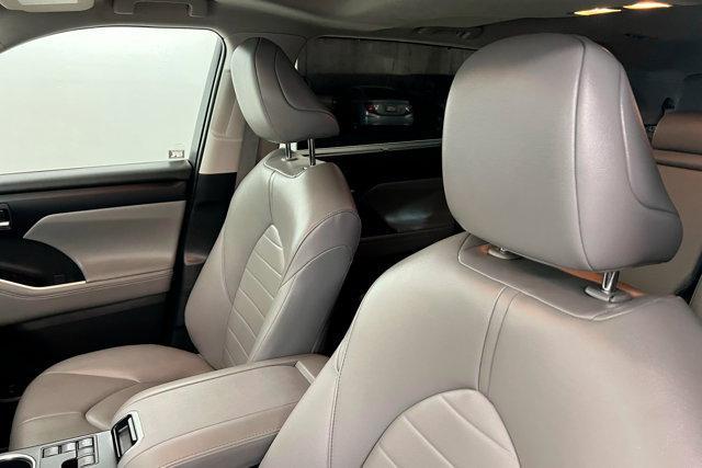 used 2023 Toyota Highlander car, priced at $36,800