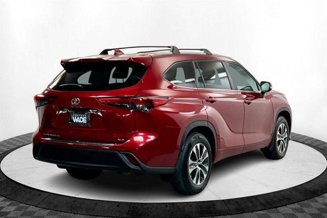 used 2023 Toyota Highlander car, priced at $36,800