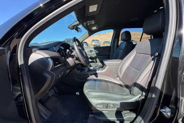 used 2023 Chevrolet Traverse car, priced at $31,500