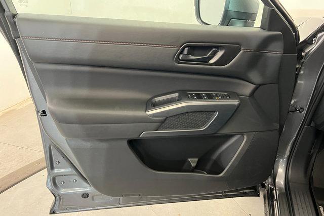 new 2025 Nissan Pathfinder car, priced at $41,620
