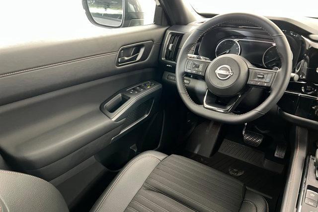 new 2025 Nissan Pathfinder car, priced at $41,620