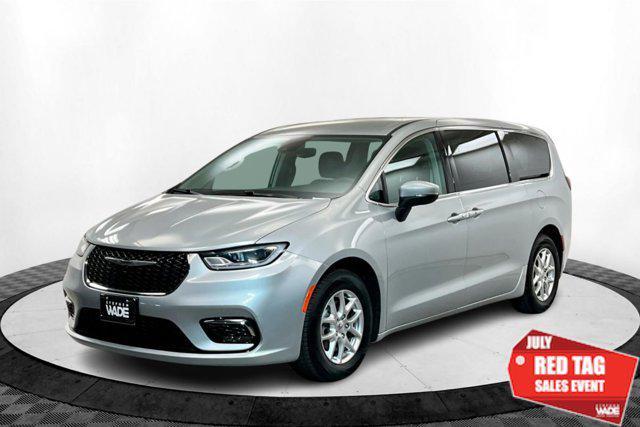 used 2023 Chrysler Pacifica car, priced at $26,000