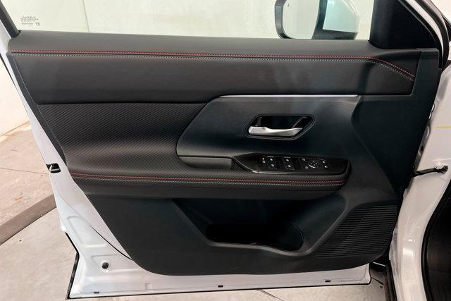 new 2025 Nissan Kicks car, priced at $28,980
