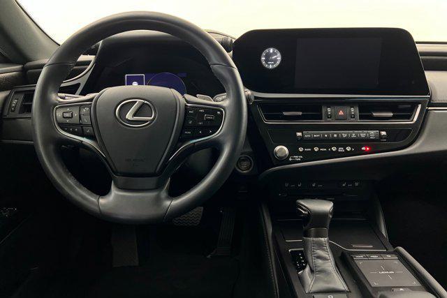 used 2022 Lexus ES 350 car, priced at $32,000