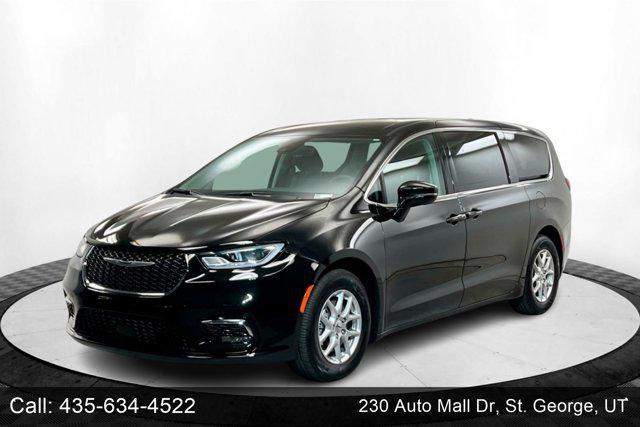 used 2024 Chrysler Pacifica car