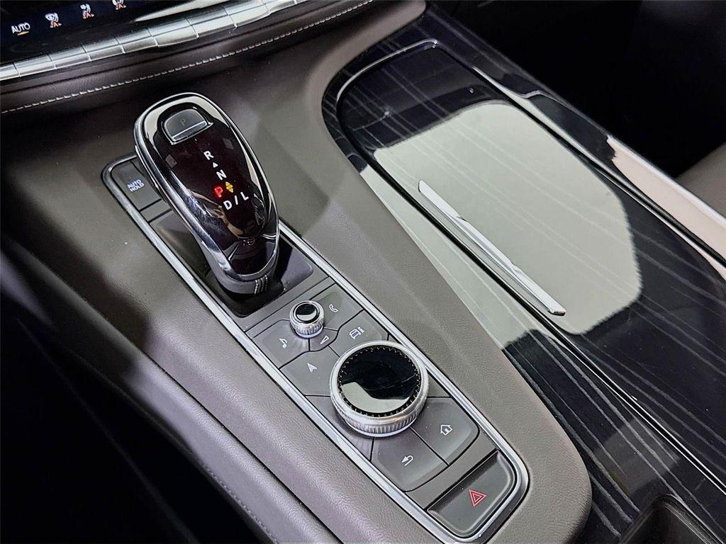 used 2024 Cadillac Escalade ESV car, priced at $85,799