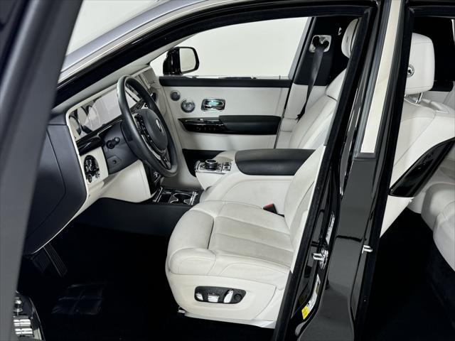 used 2022 Rolls-Royce Phantom car, priced at $449,997