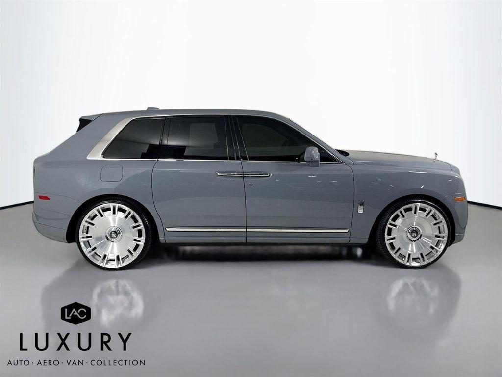 used 2023 Rolls-Royce Cullinan car, priced at $327,999