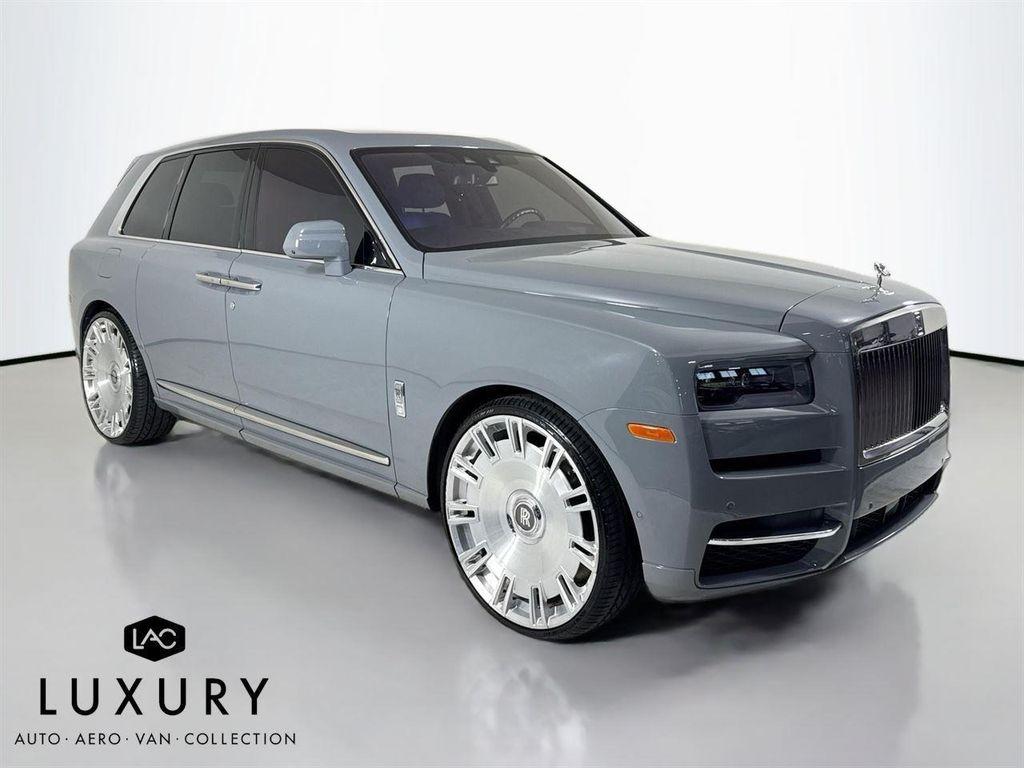 used 2023 Rolls-Royce Cullinan car, priced at $327,999