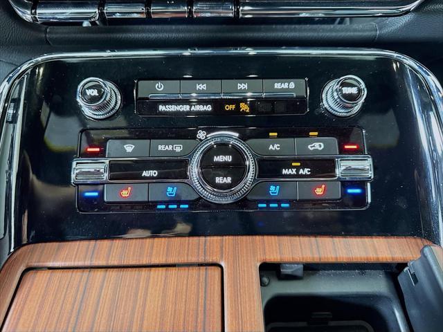 used 2024 Lincoln Navigator car, priced at $86,999