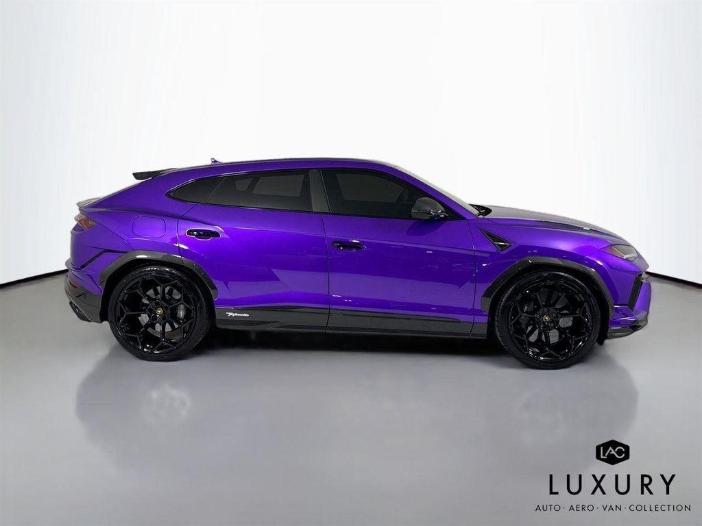 used 2024 Lamborghini Urus car, priced at $318,999