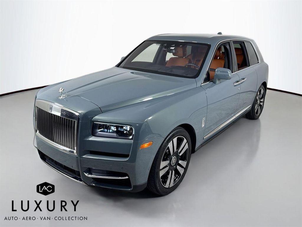 used 2023 Rolls-Royce Cullinan car, priced at $333,999