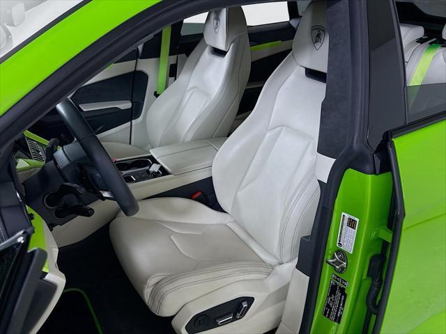 used 2022 Lamborghini Urus car, priced at $259,999
