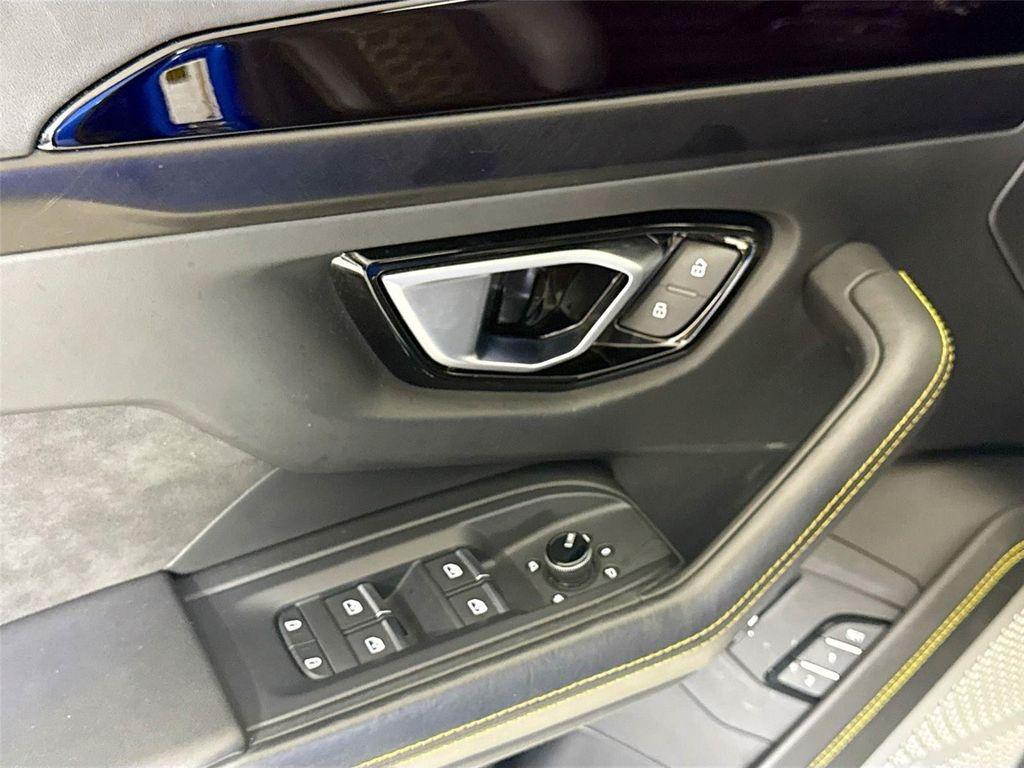 used 2022 Lamborghini Urus car, priced at $186,999