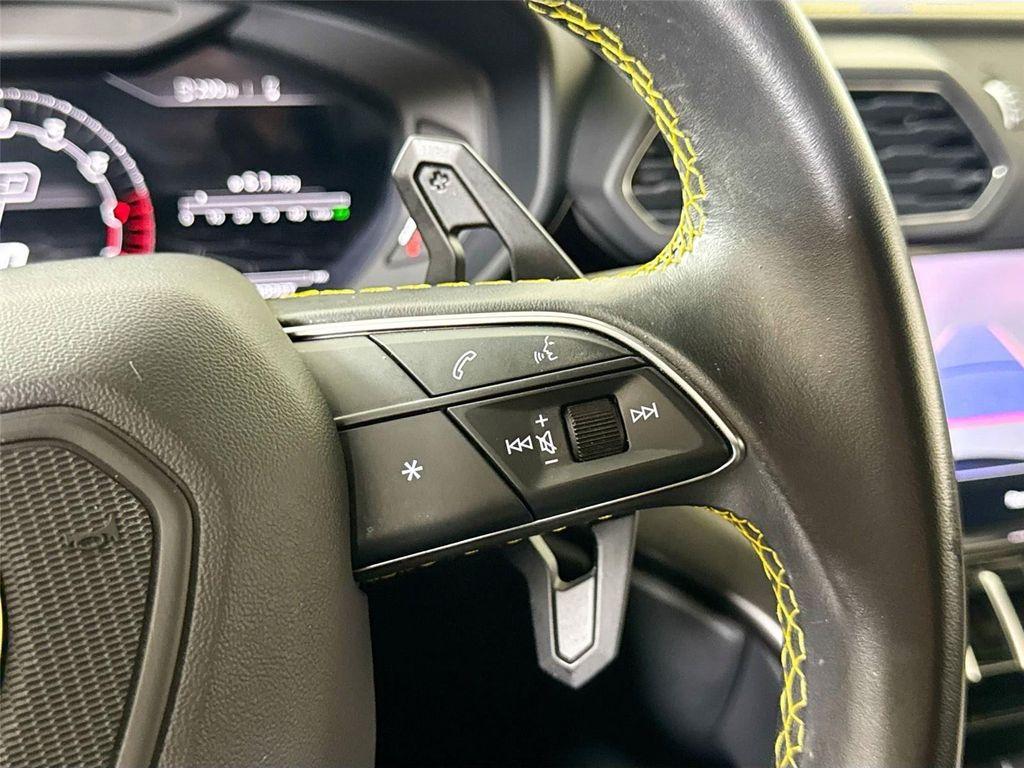 used 2022 Lamborghini Urus car, priced at $186,999