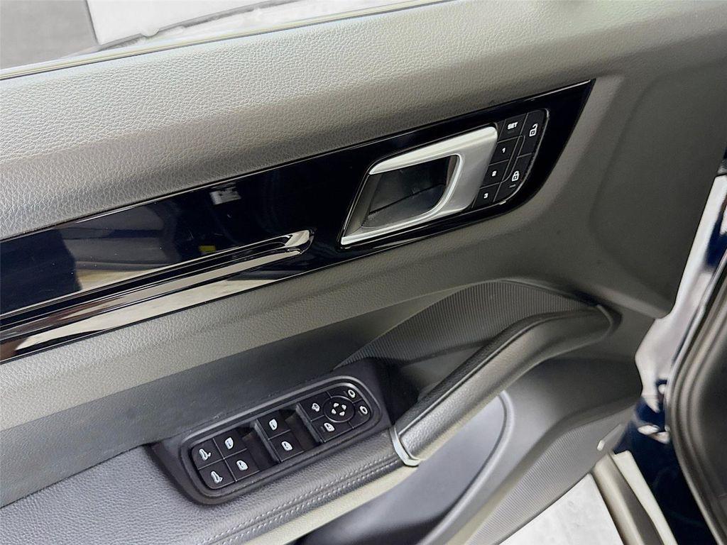 used 2022 Porsche Cayenne car, priced at $55,999