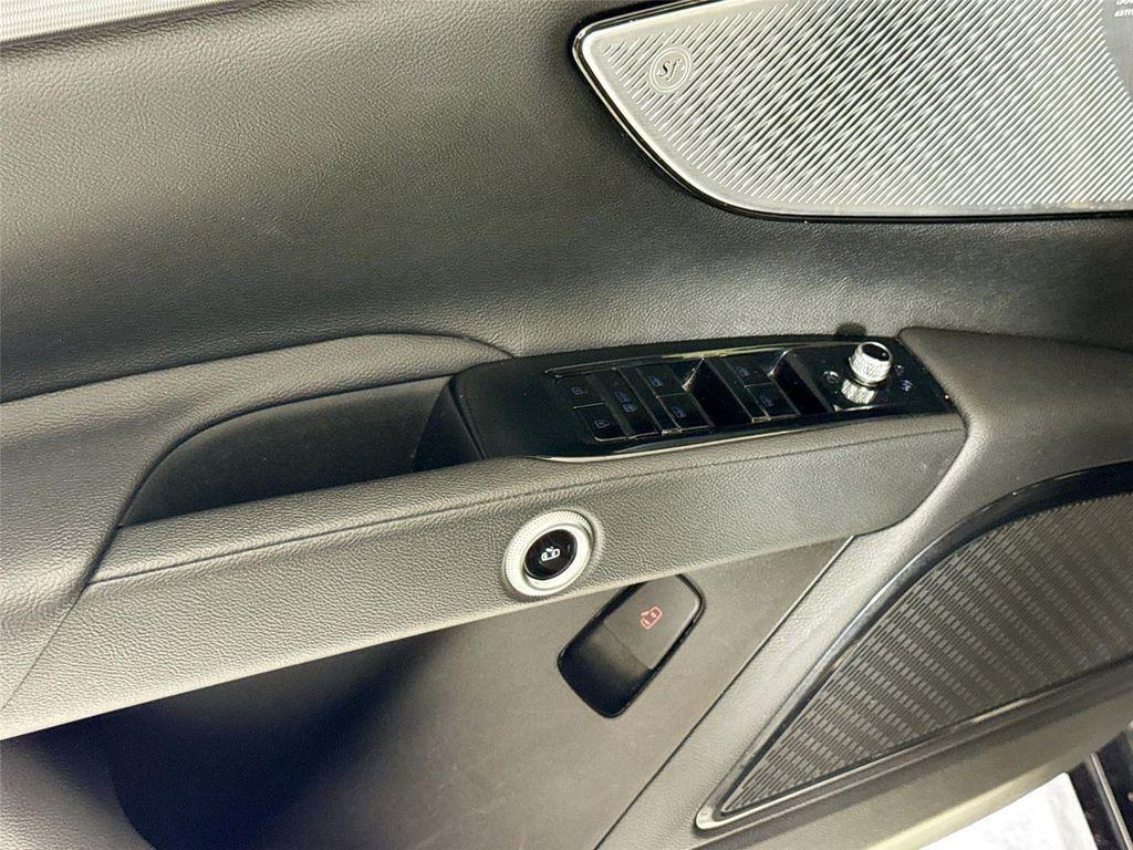 used 2024 Maserati Grecale car, priced at $39,999