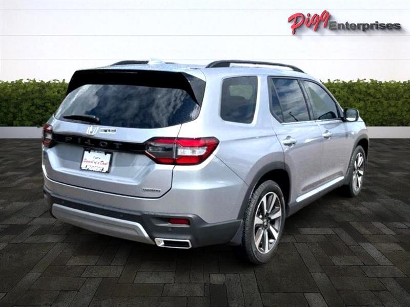 used 2025 Honda Pilot car, priced at $44,966