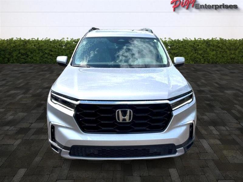 used 2025 Honda Pilot car, priced at $44,966