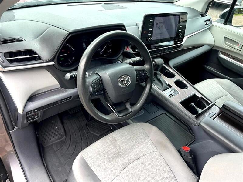 used 2023 Toyota Sienna car, priced at $38,466