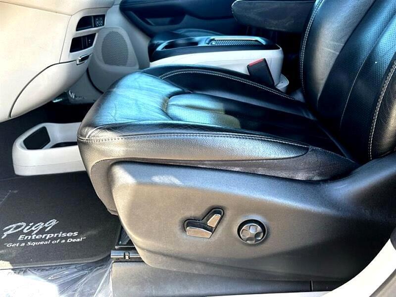 used 2022 Chrysler Pacifica car, priced at $22,433