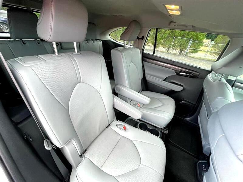 used 2024 Toyota Highlander car, priced at $47,966