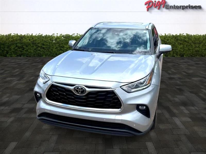 used 2024 Toyota Highlander car, priced at $47,966
