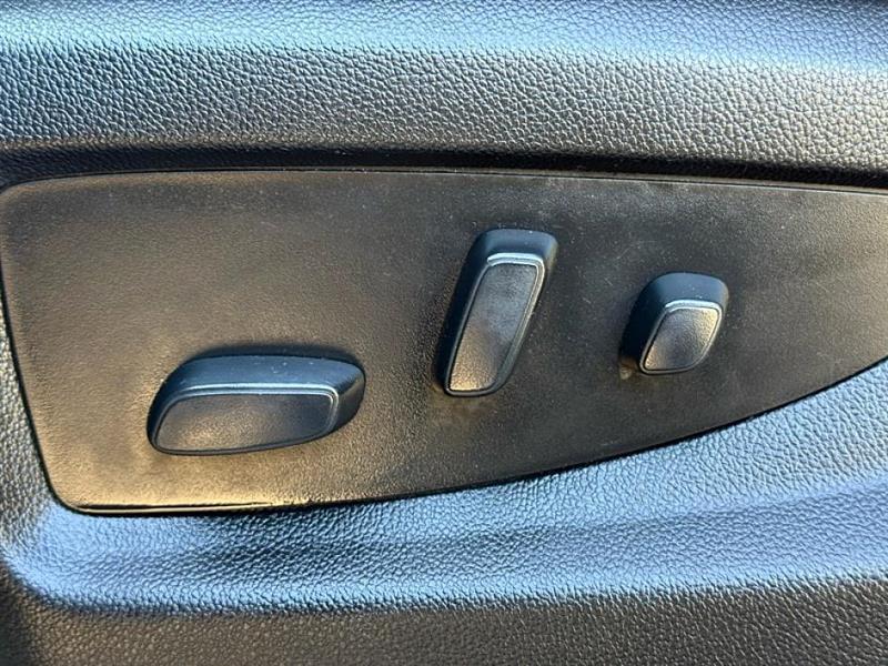 used 2020 GMC Yukon XL car, priced at $32,954