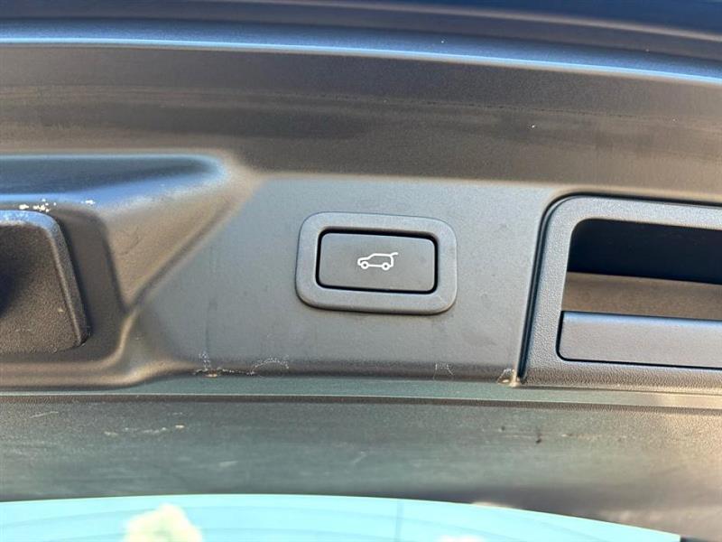 used 2021 Land Rover Range Rover Velar car, priced at $31,788