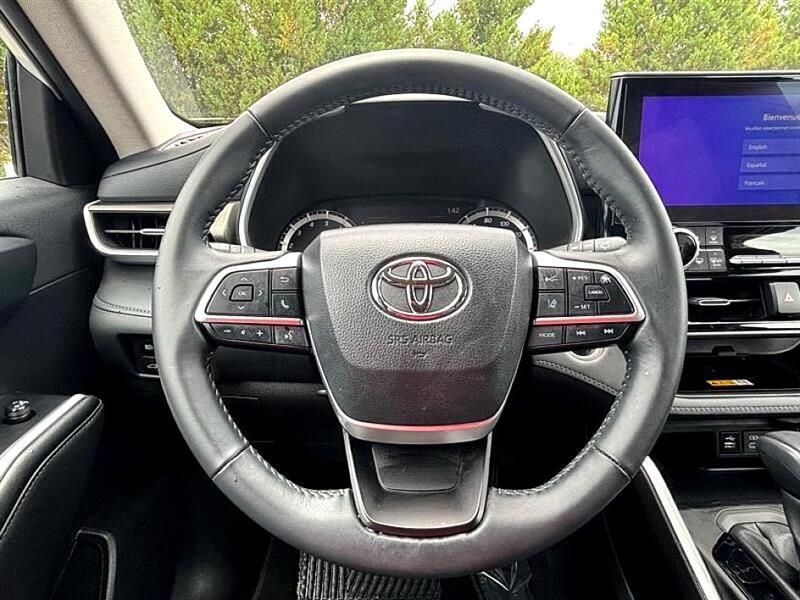 used 2024 Toyota Highlander car, priced at $43,466
