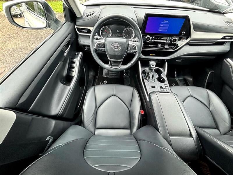 used 2024 Toyota Highlander car, priced at $43,466