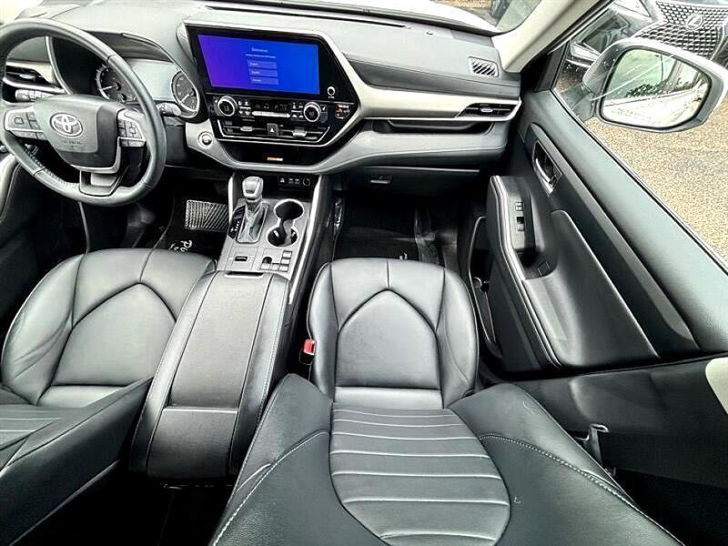 used 2024 Toyota Highlander car, priced at $43,466
