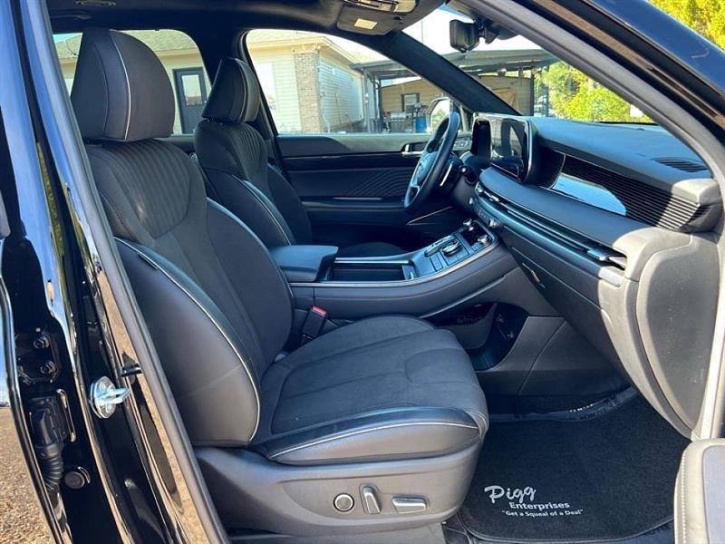used 2025 Hyundai Palisade car, priced at $44,977