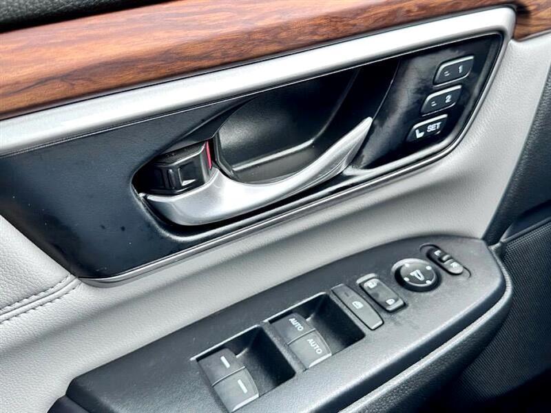 used 2022 Honda CR-V Hybrid car, priced at $29,678